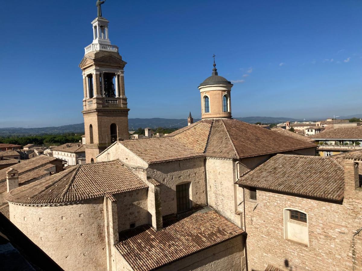 Affittacamere La Terrazza Sul Campanile Фоліньо Екстер'єр фото